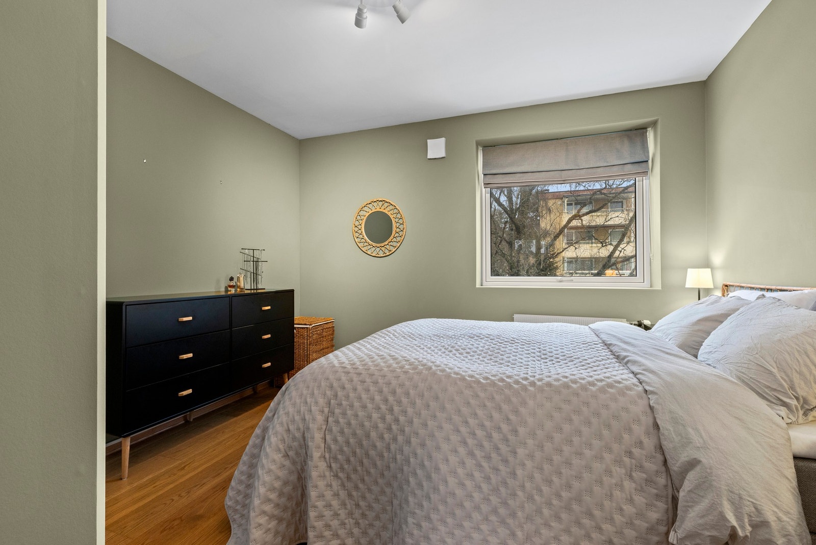 Lyst og delikat Galleribilde