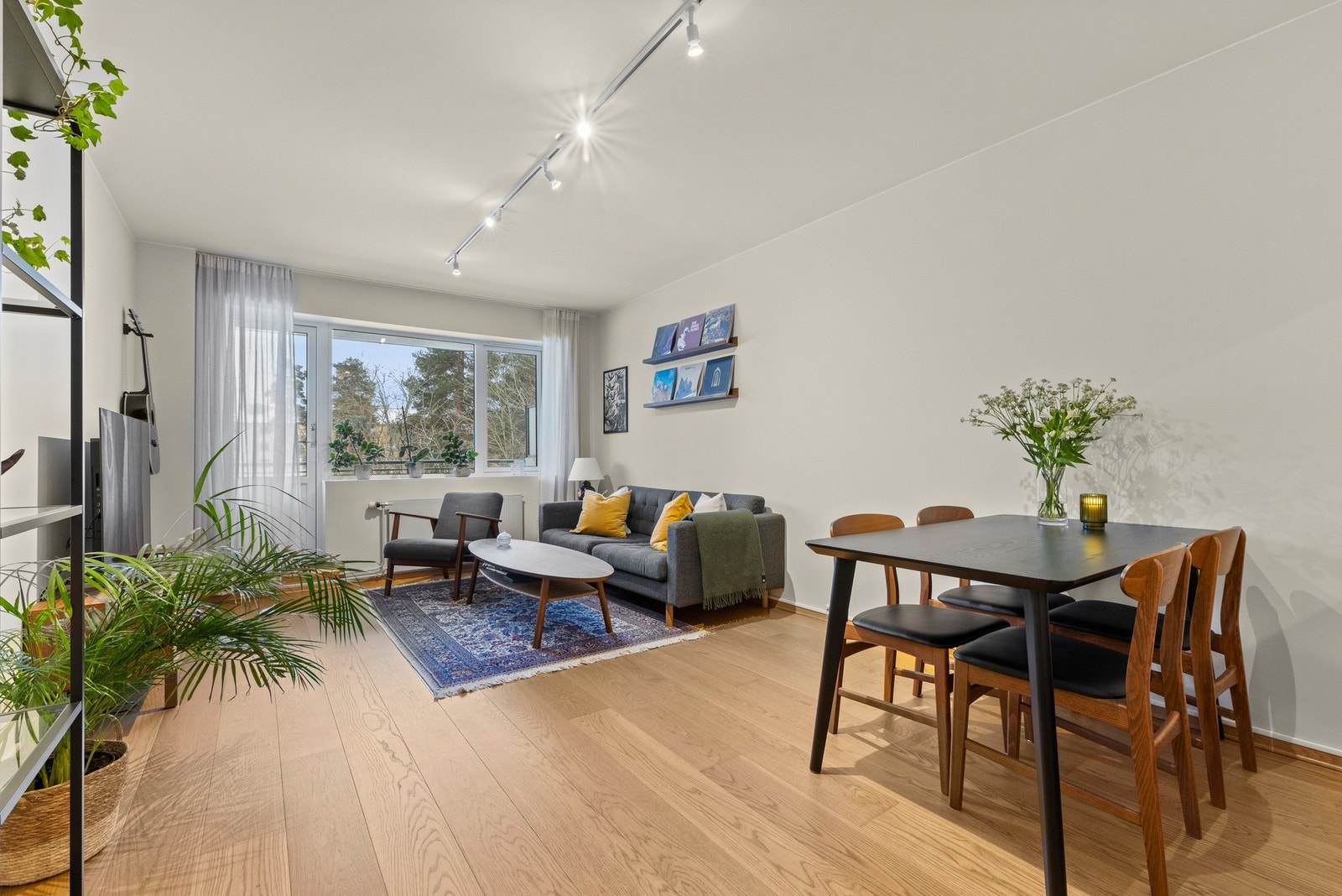 Kristoffer M. Zaar Abrahamsen ønsker velkommen til Filerveien 9! (Foto Marika Mørkestøl) Galleribilde