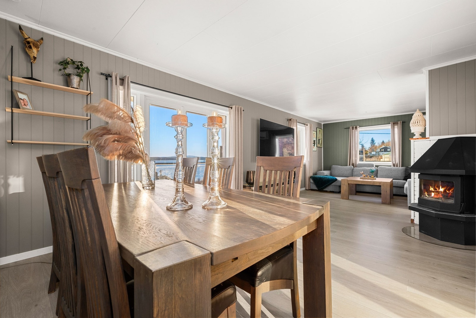 Stuearealet måler til sammen romslige 30,5 kvm og har gode møbleringsmuligheter. Galleribilde