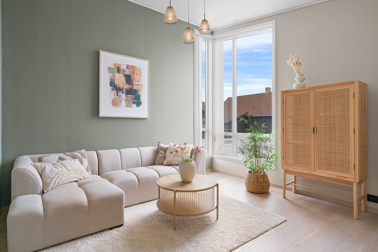 I andre etasje finner du boligens andre stue som egner seg godt som en ekstra oppholdsplass eller TV-stue. Her er det god plass til sofagruppe og tv-seksjon. Galleribilde