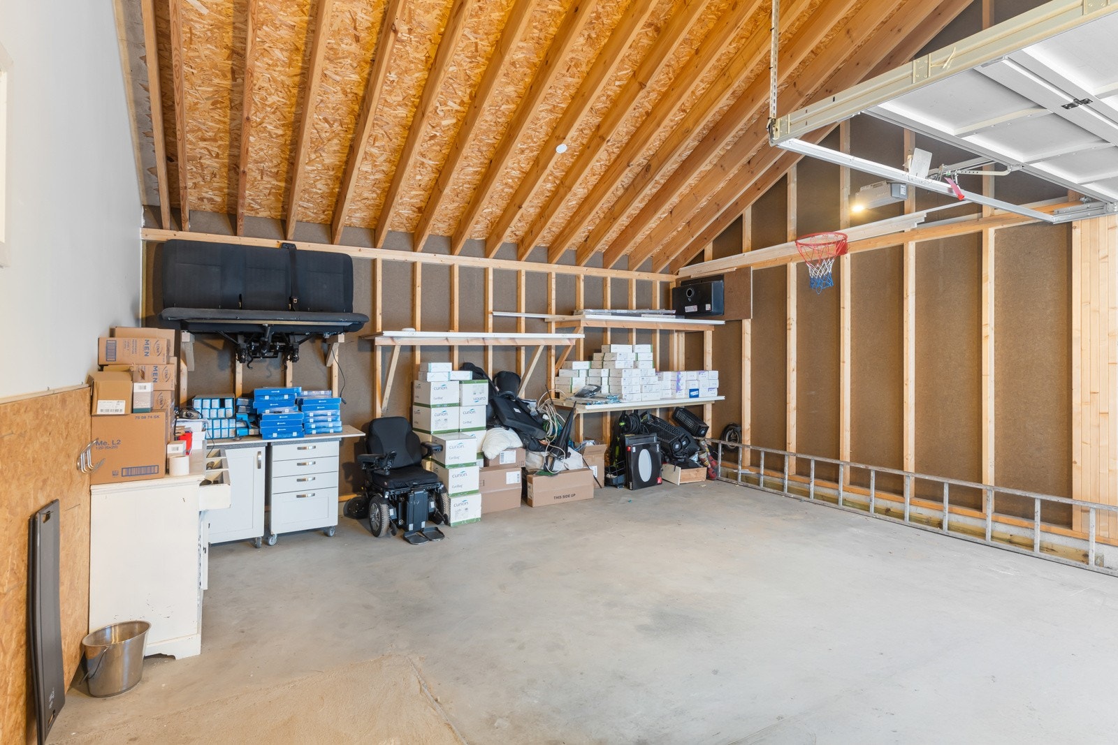 Gode lagringsmuligheter i garasjen. Galleribilde