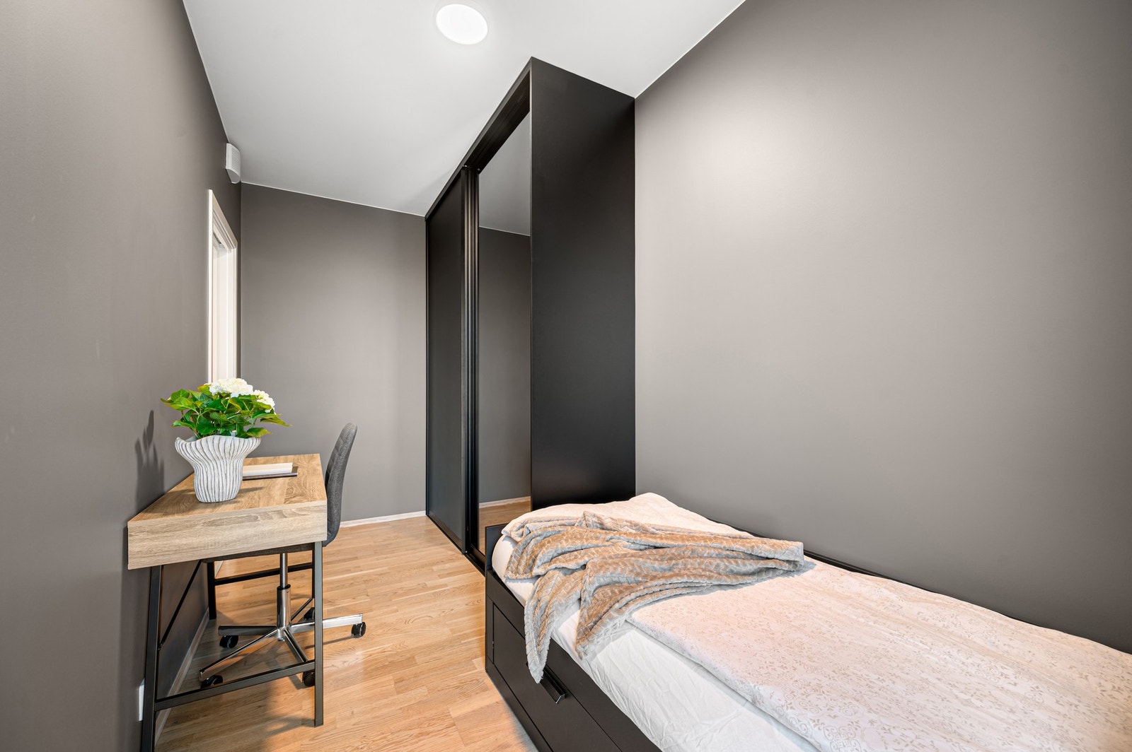 Her får man et soverom med gode innredningsmuligheter. Galleribilde