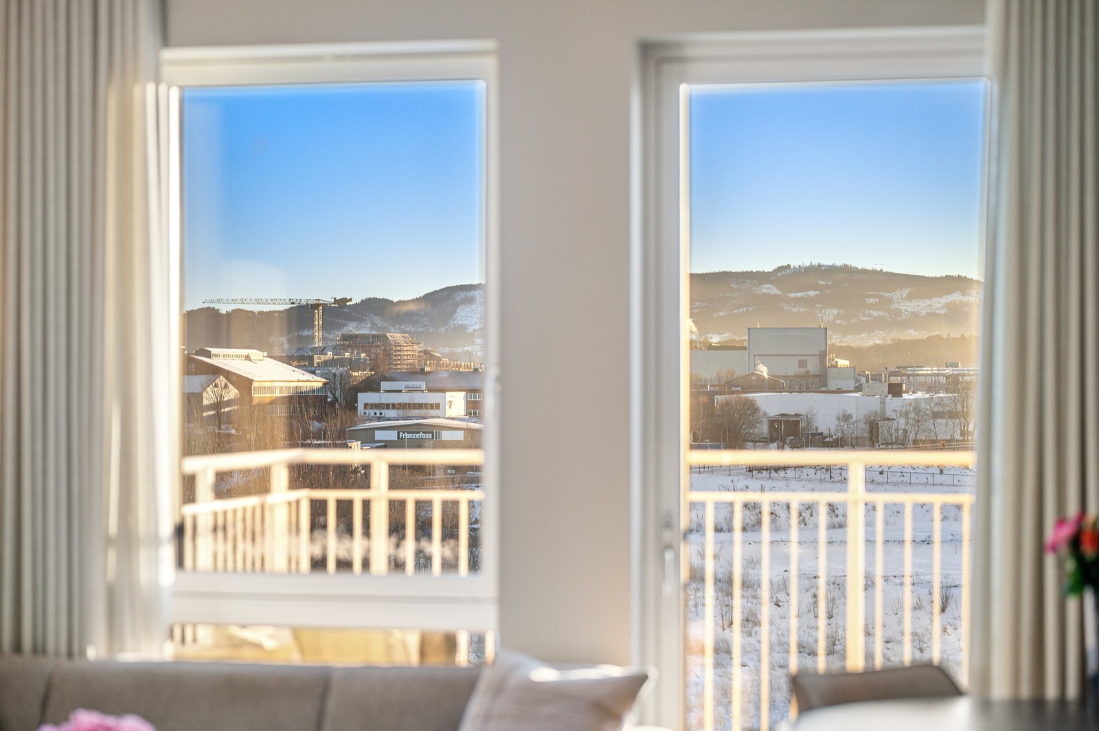 Ypperlig hjørnebeliggenhet som gir et godt og naturlig lys i leiligheten. Galleribilde