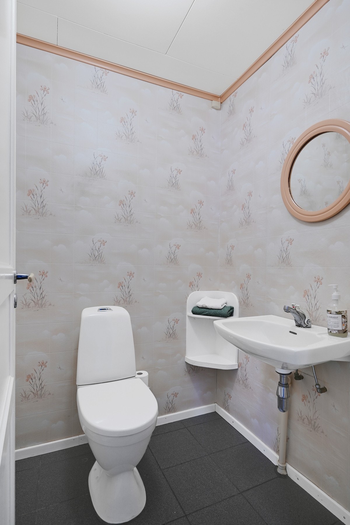 Toalett i underetasjen Galleribilde