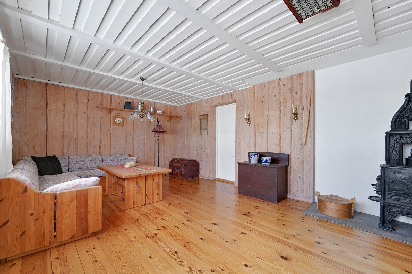 Kjellerstuen er romslig og plass til det man måtte ønske Galleribilde