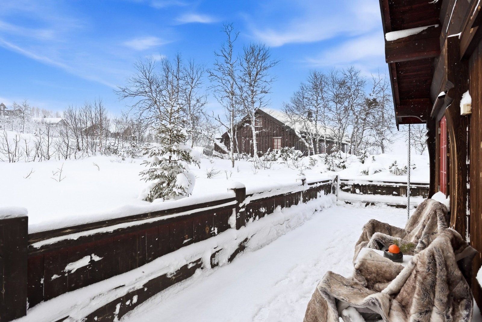 Fra hytta er det kort gåavstand til Vierli Kafeteria med nydelig matservering, quiz, ulike aktiviteter og arrangementer gjennom hele året Galleribilde