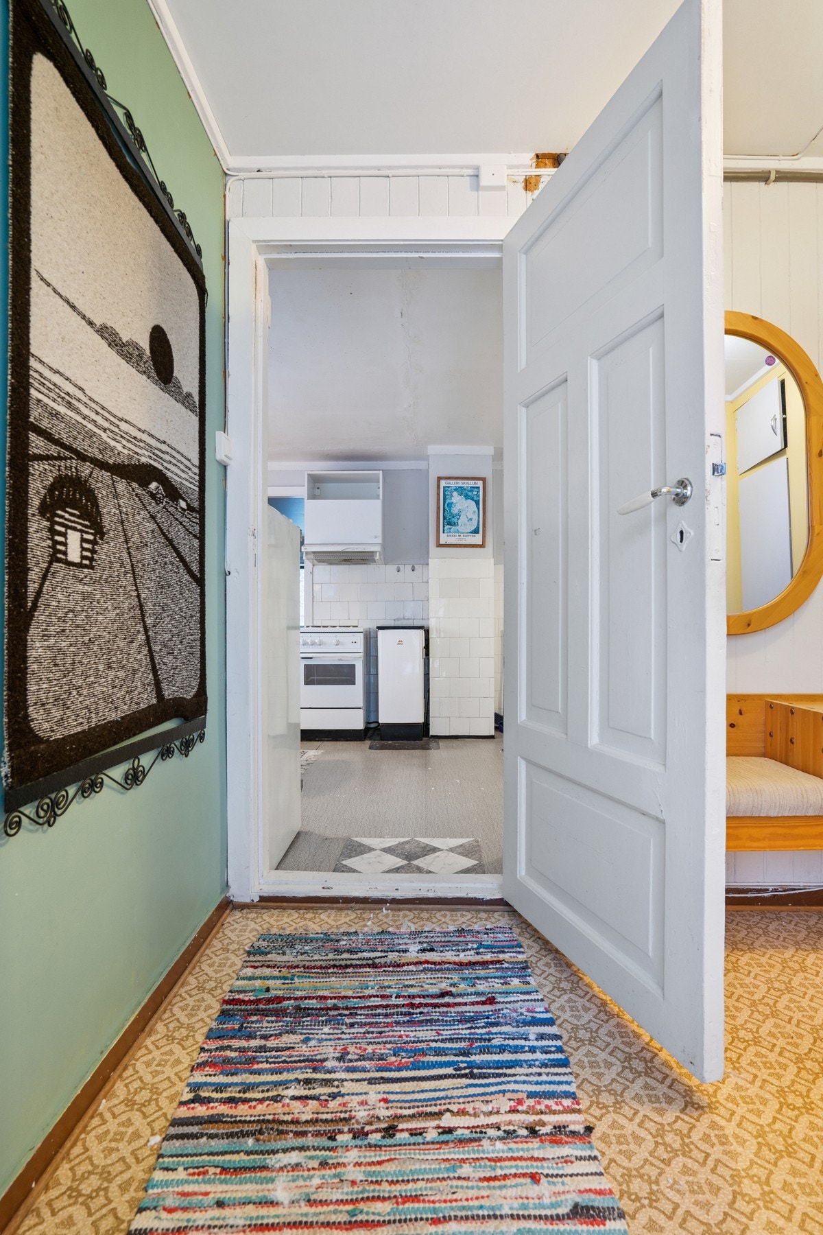 Videre mot kjøkken og stue. Galleribilde