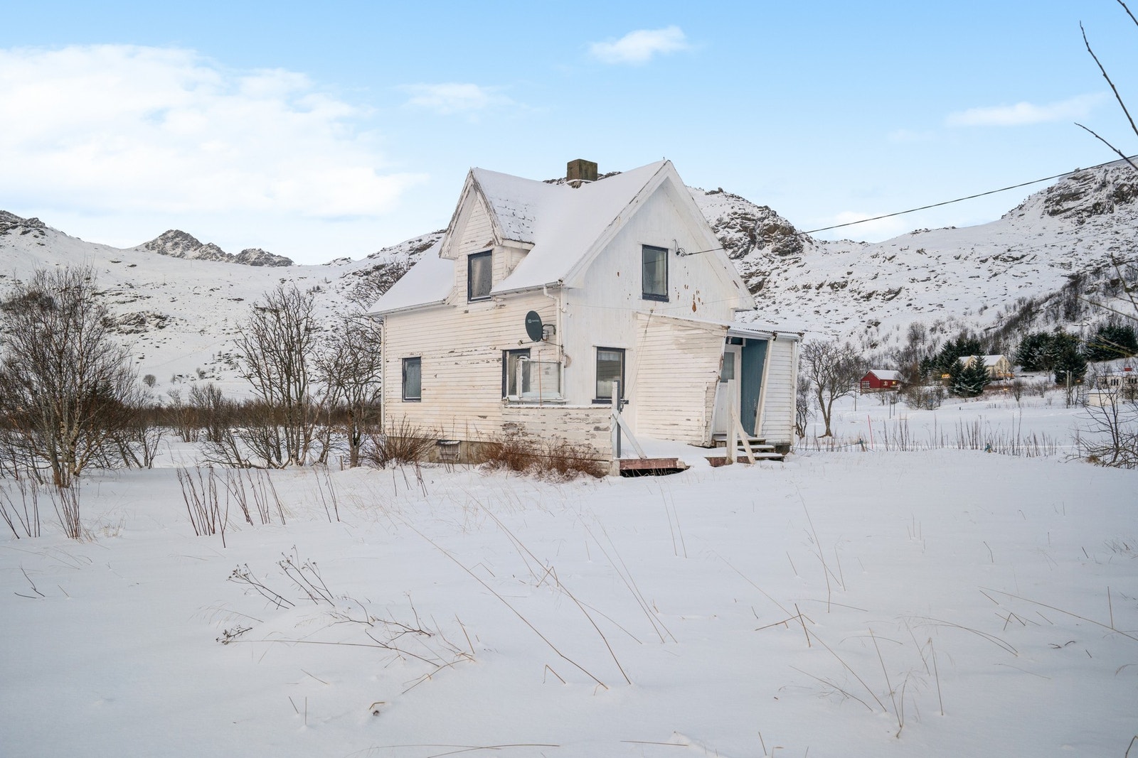 Velkommen til Indre Steinfjordvei 122 - Presentert av EiendomsMegler 1 Lofoten. Foto: EFKT. Galleribilde