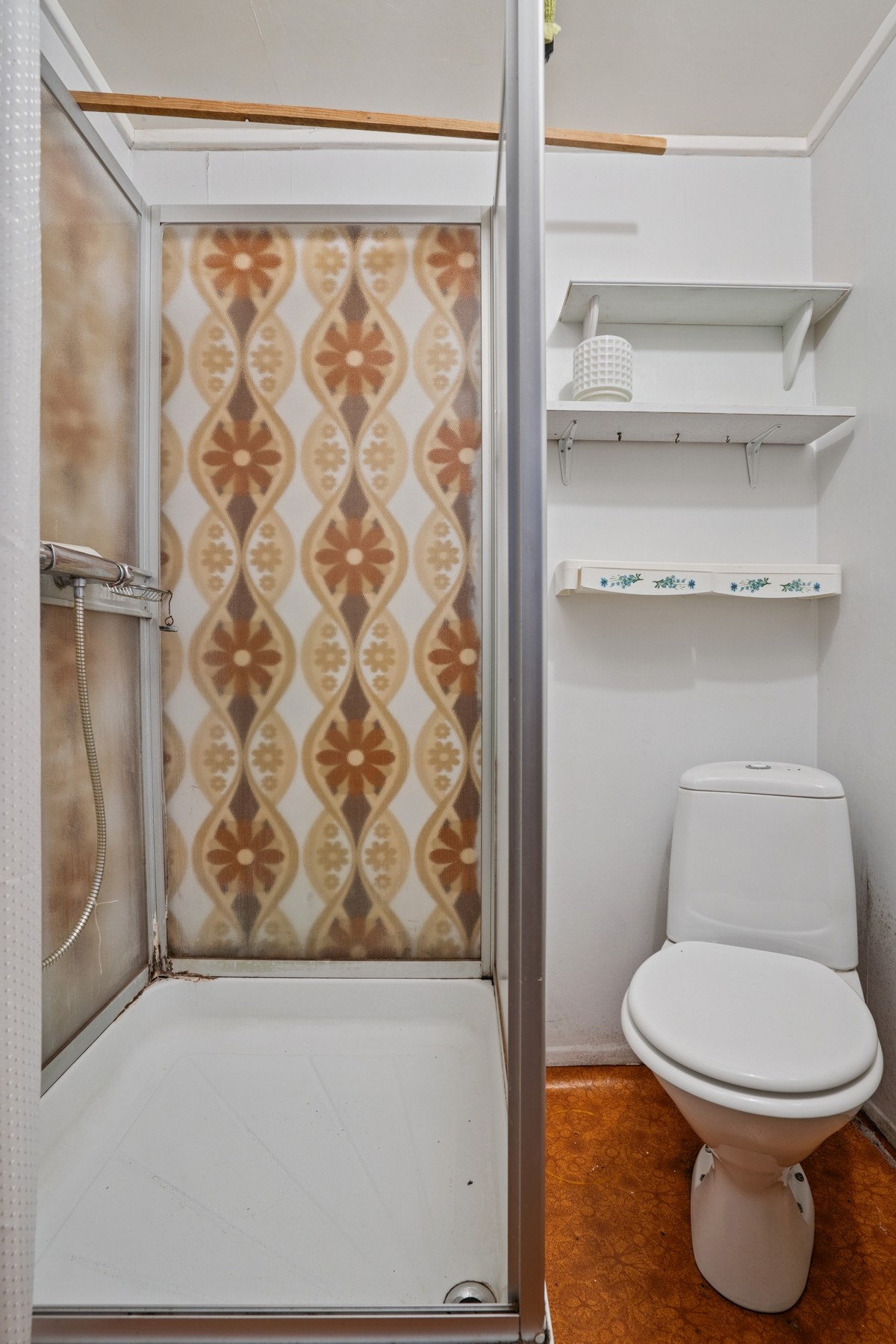 Eldre standard på bad. Galleribilde