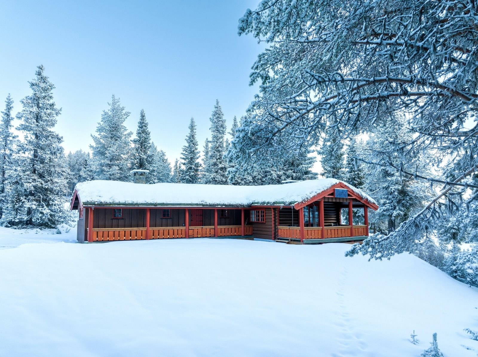 Hytte fra 1986 og uthus fra 1991 Galleribilde
