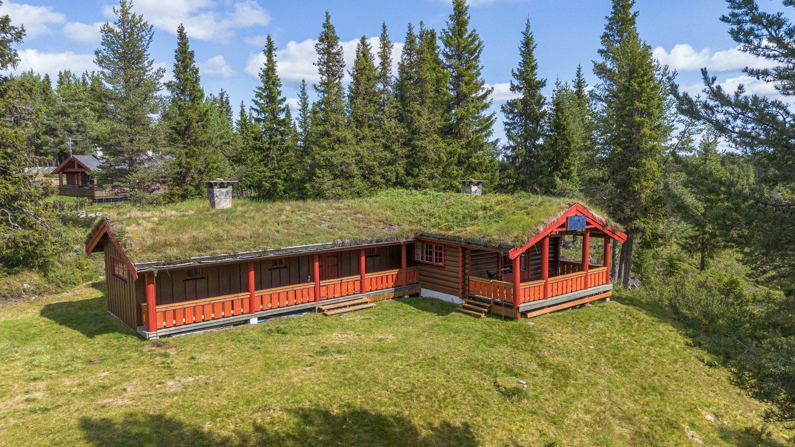 Hytte fra 1986 og uthus fra 1991 Galleribilde