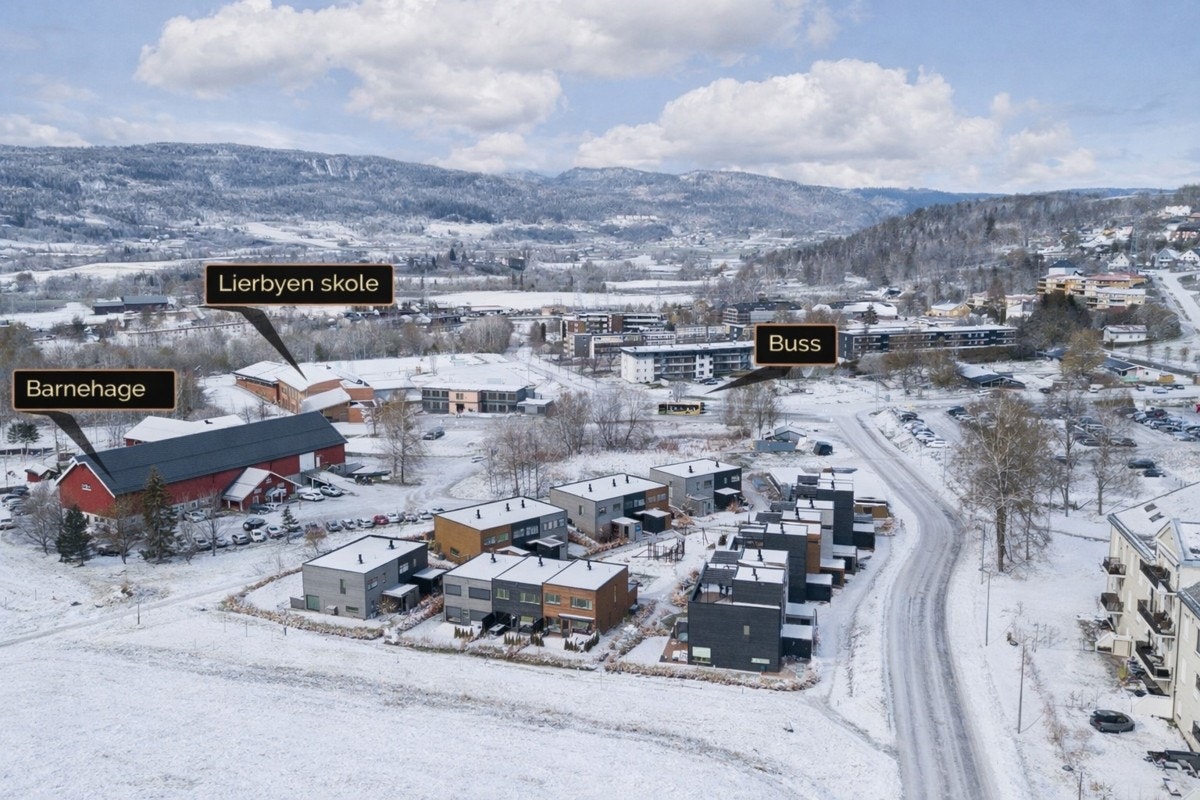 Moderne enderekkehus med sentral og landlig beliggenhet. Galleribilde