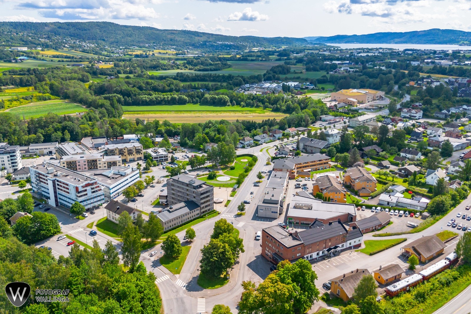 I Lierbyen sentrum er det bibliotek, frisører, legesenter og apotek. Galleribilde
