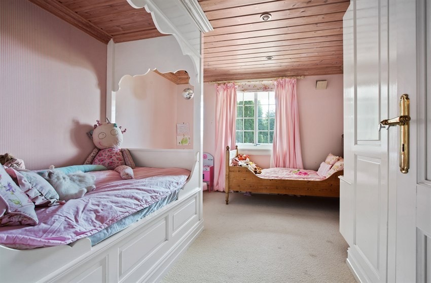 Soverom nr. 2 - barnerom i 1. etg. (ps. veggene har annen farge p.t.) Galleribilde