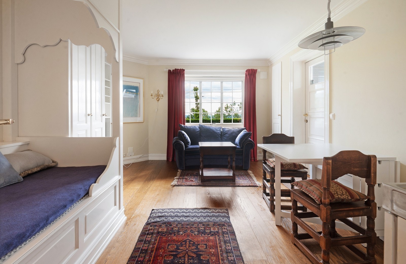 Praktisk hybel med egen inngang direkte fra gårdsplass Galleribilde