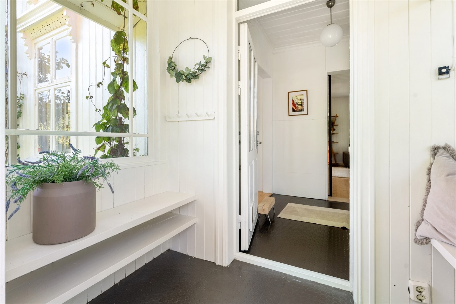 Inngangspartiet til hovedhuset. Galleribilde