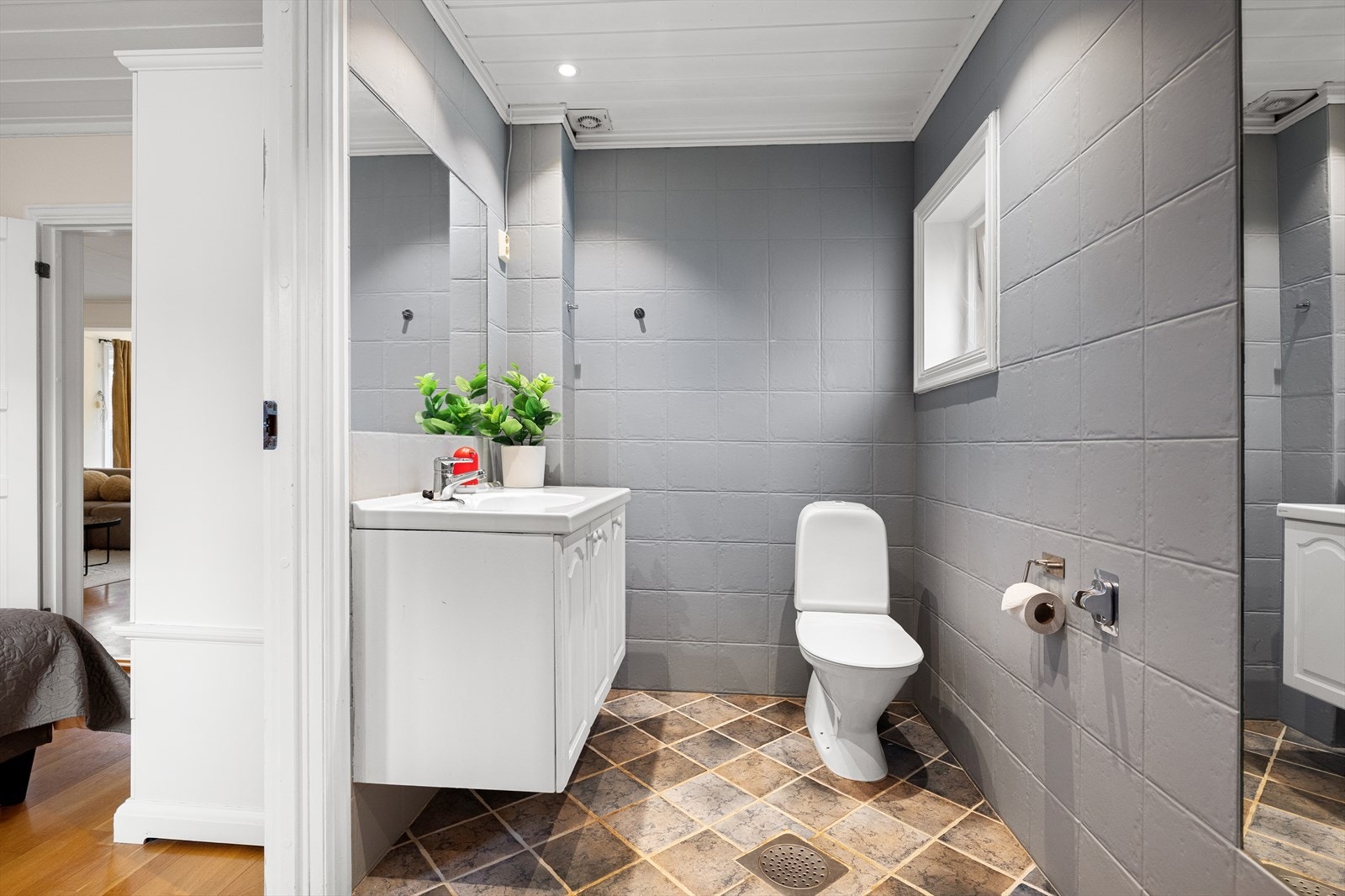 Det velholdte badet er fra tidlig 2000-tallet. Galleribilde