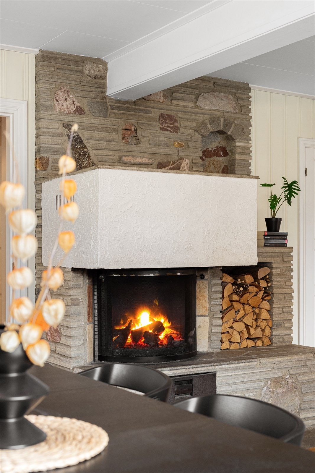 Boligen strekker seg over tre plan med en godkjent utleiedel som kan gi deg skattefri inntekt. Galleribilde