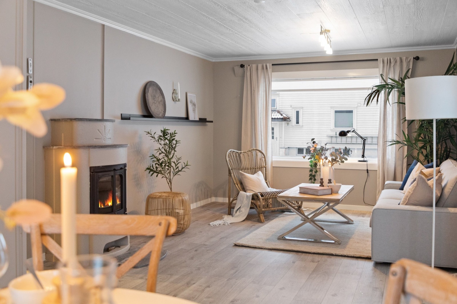 Lys og romslig stue. Galleribilde