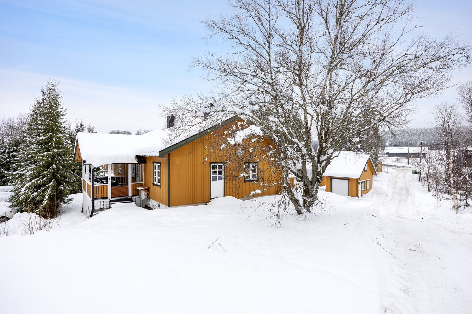 Hagen innbyr til lek for de minste, og her kan man enkelt sette opp en trampoline eller spille fotball med venner. Galleribilde