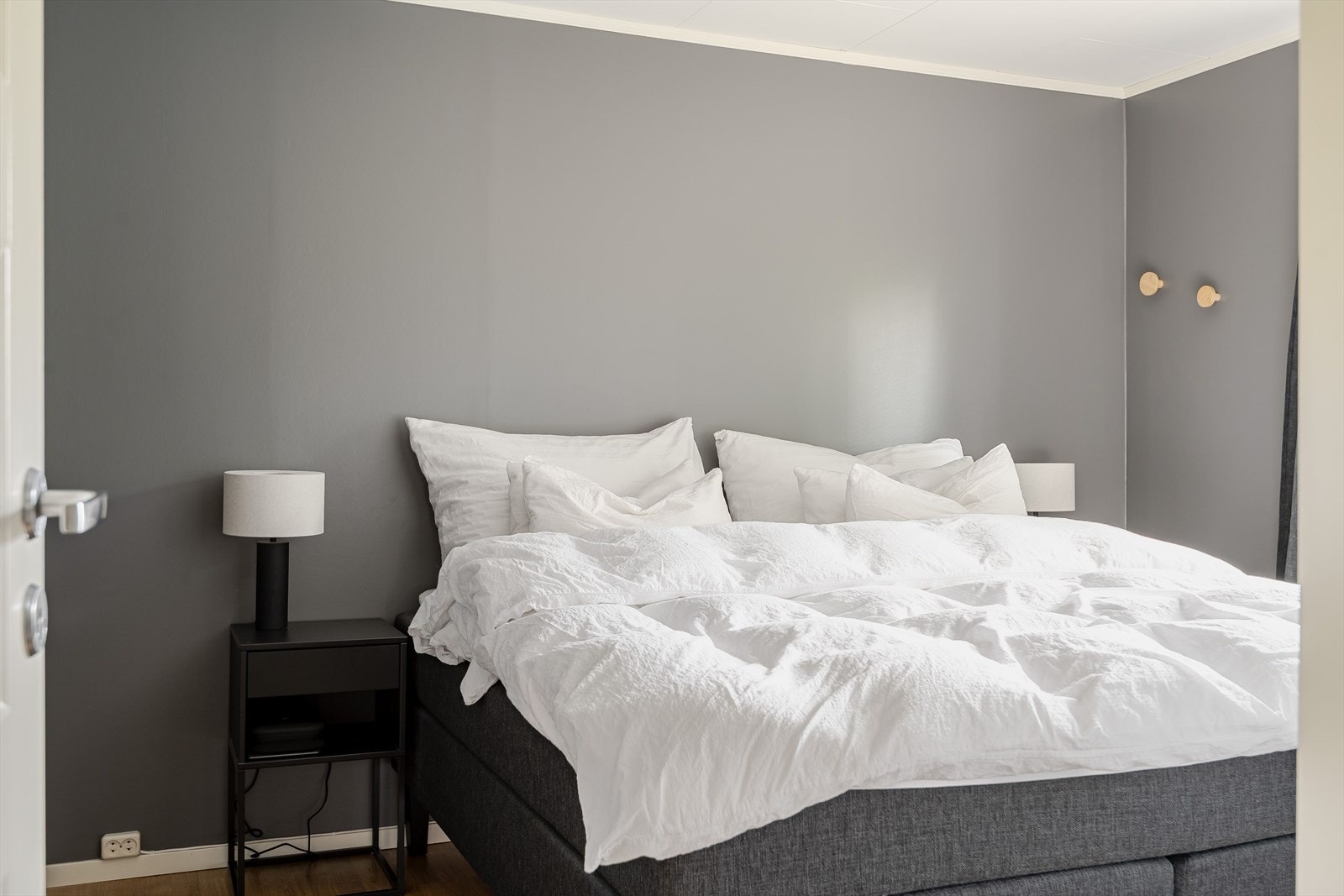 Pent hovedsoverom med god plass til dobbeltseng. Galleribilde