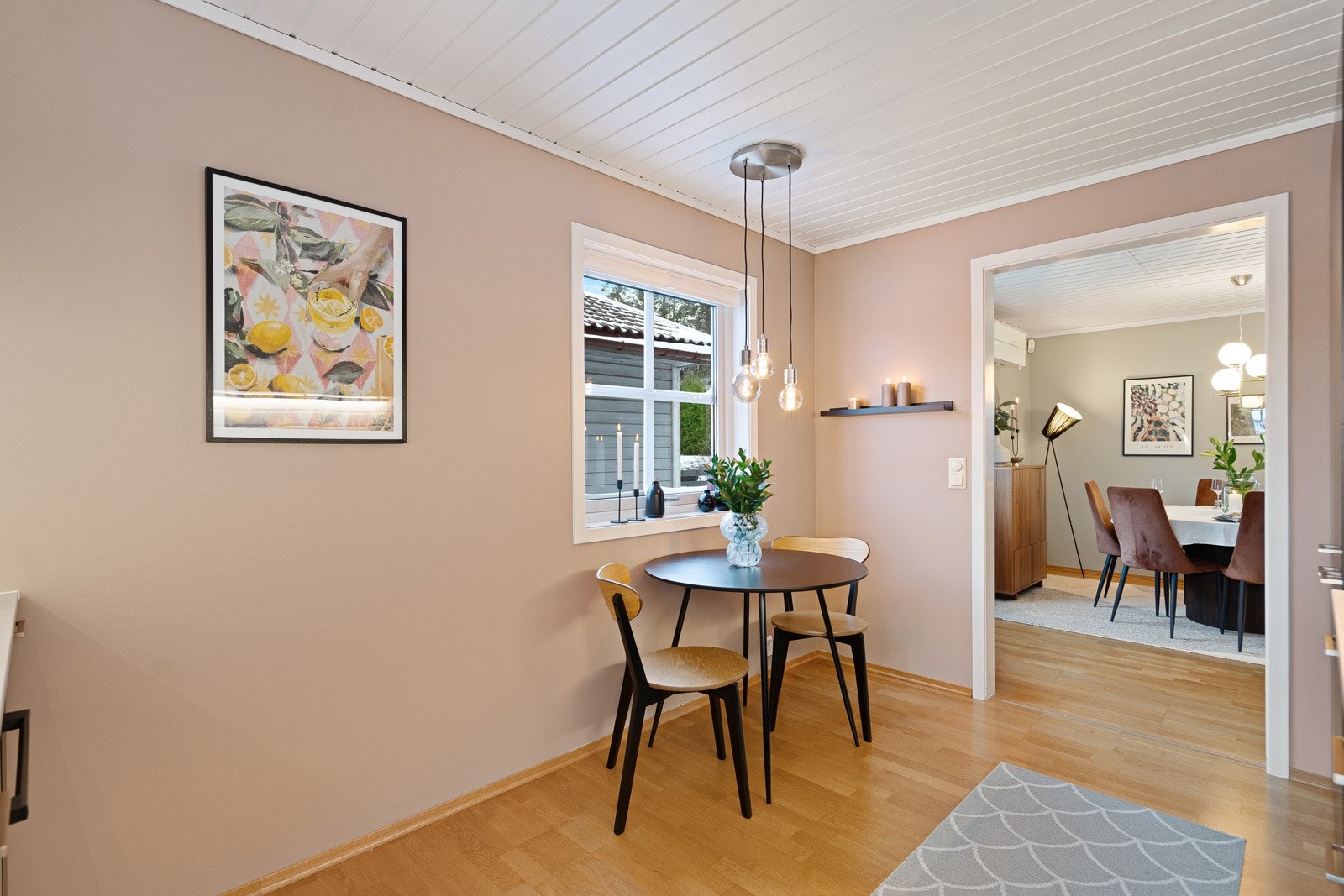 Spiseplass på kjøkkenet Galleribilde