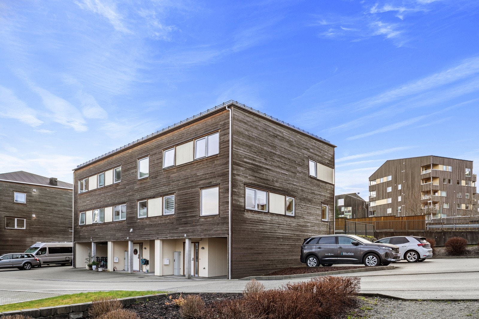 Stephan Erichsen v/Proaktiv Eiendomsmegling Sola har gleden av å presentere Tunbakken 1 for salg. Galleribilde