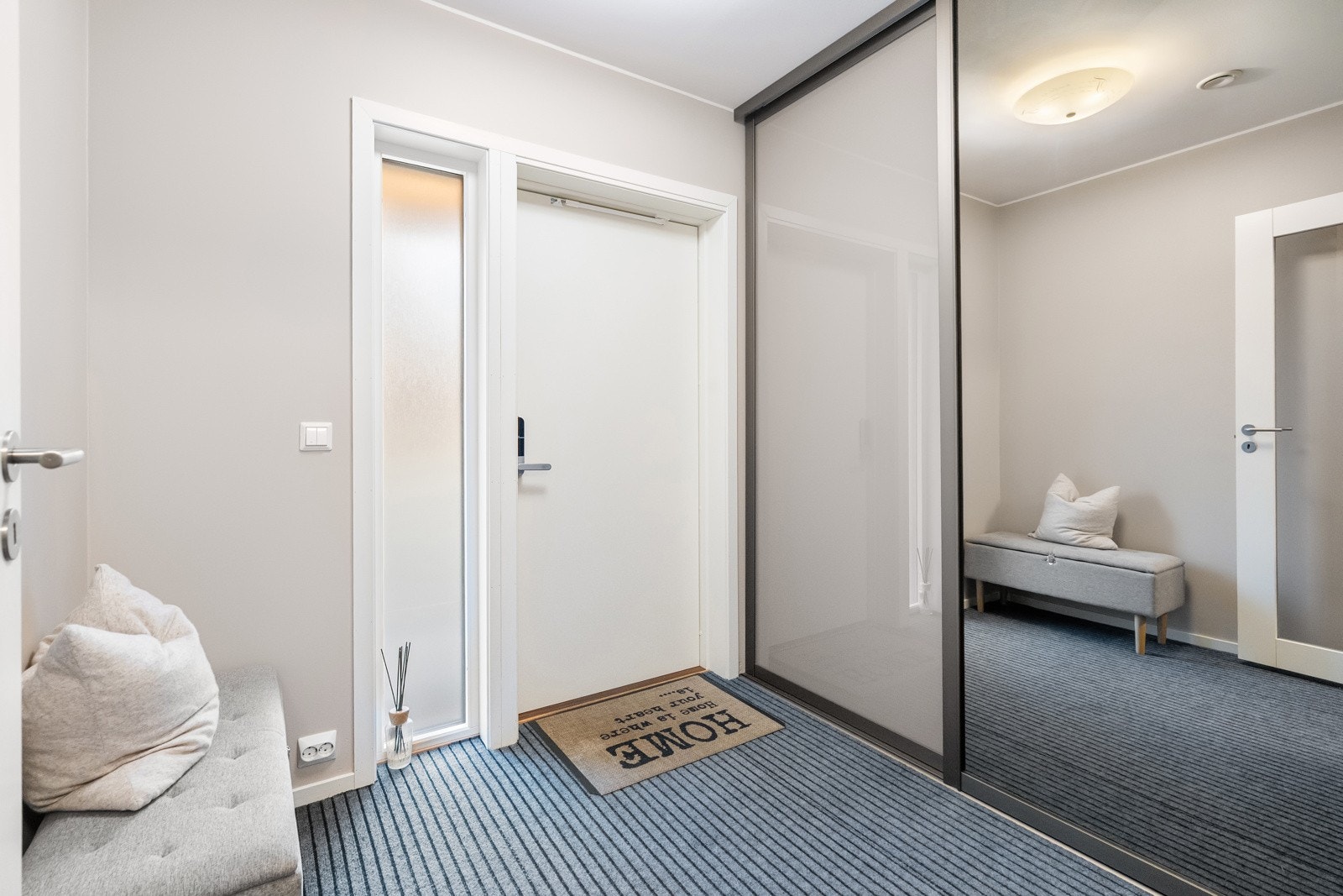 Lys og innbydende entré. Galleribilde