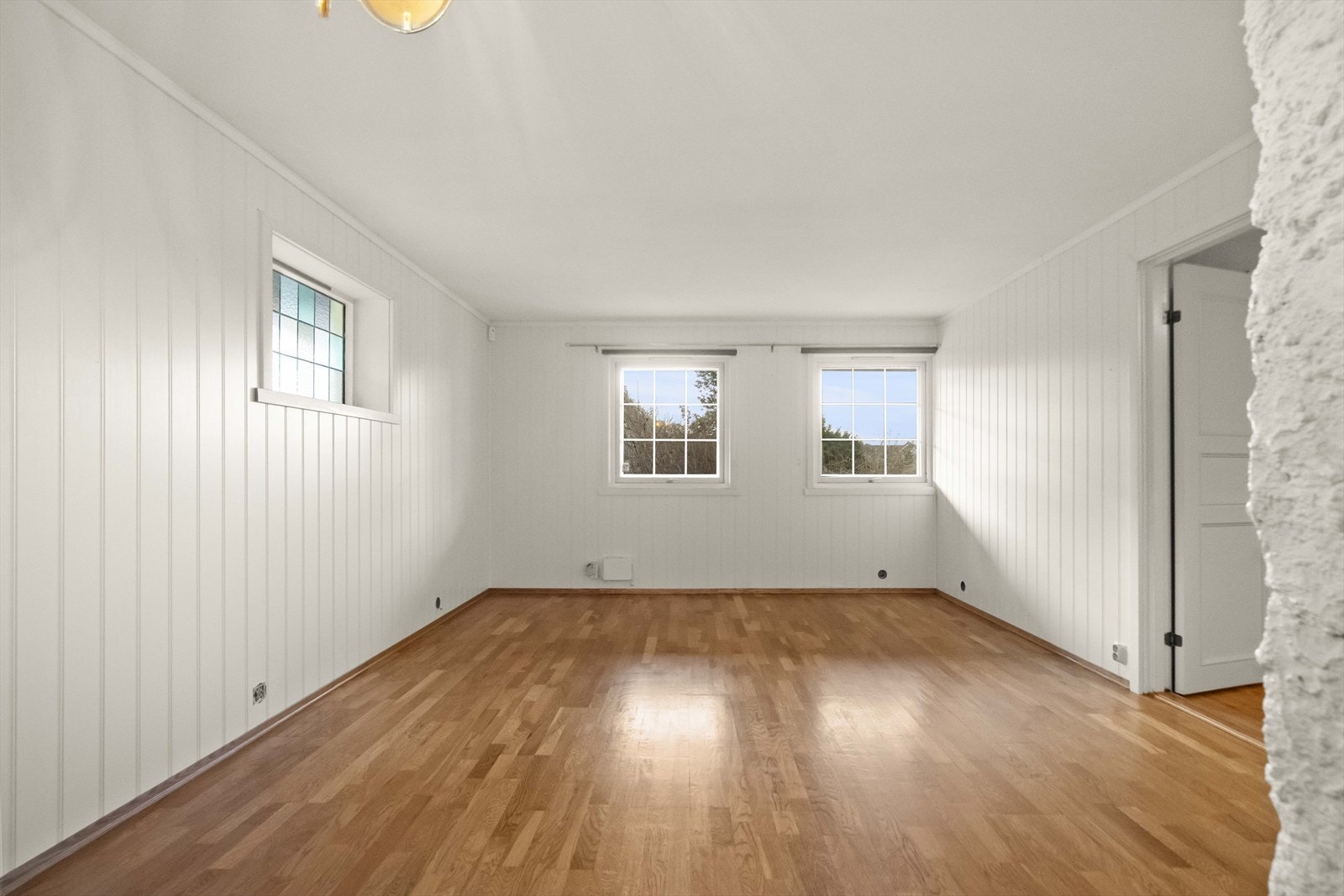 Rommet er innreda i seinare tid som ei kjellarstove (ikkje omsøkt eller godkjent) Galleribilde