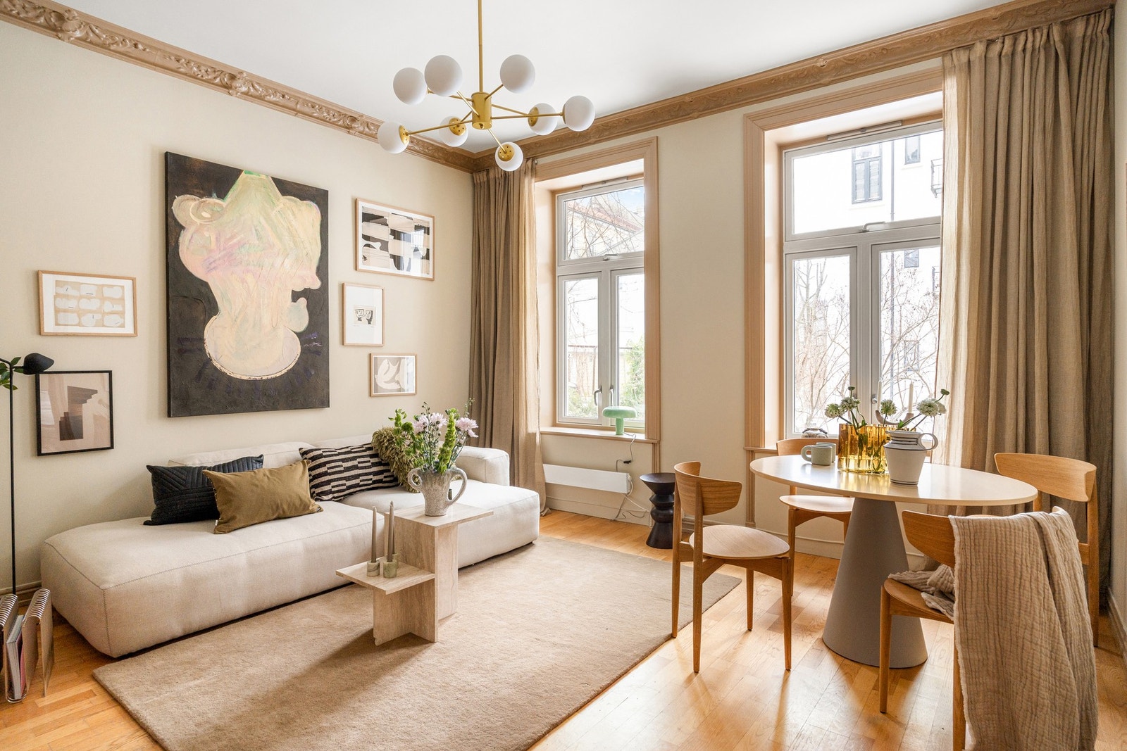 Leiligheten er gjennomgående og har en attraktiv beliggenhet i høy første etasje. Galleribilde