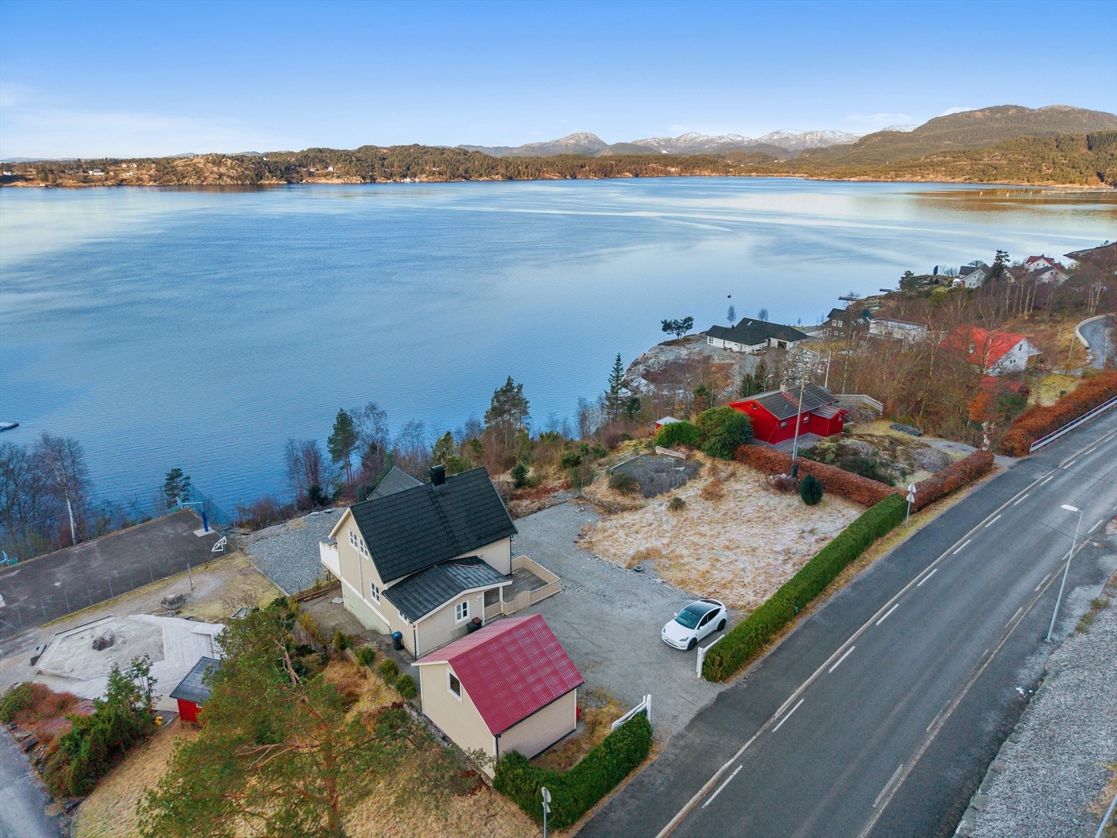 Oversiktsbilde av eiendommen. Galleribilde