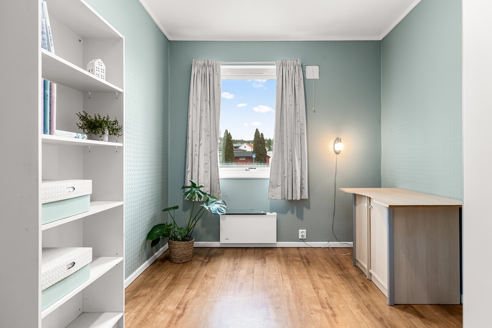 Det andre soverommet er ideelt som barnerom, gjesteværelse eller hjemmekontor. Galleribilde