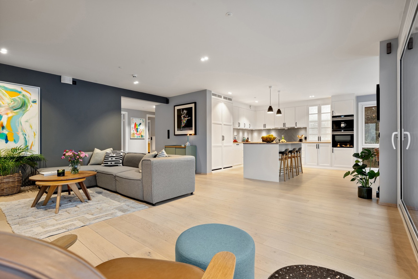 I boligen er det automatisk vanntåkeanlegg og balansert ventilasjon i alle rom med filtrering og varmegjenvinning Galleribilde