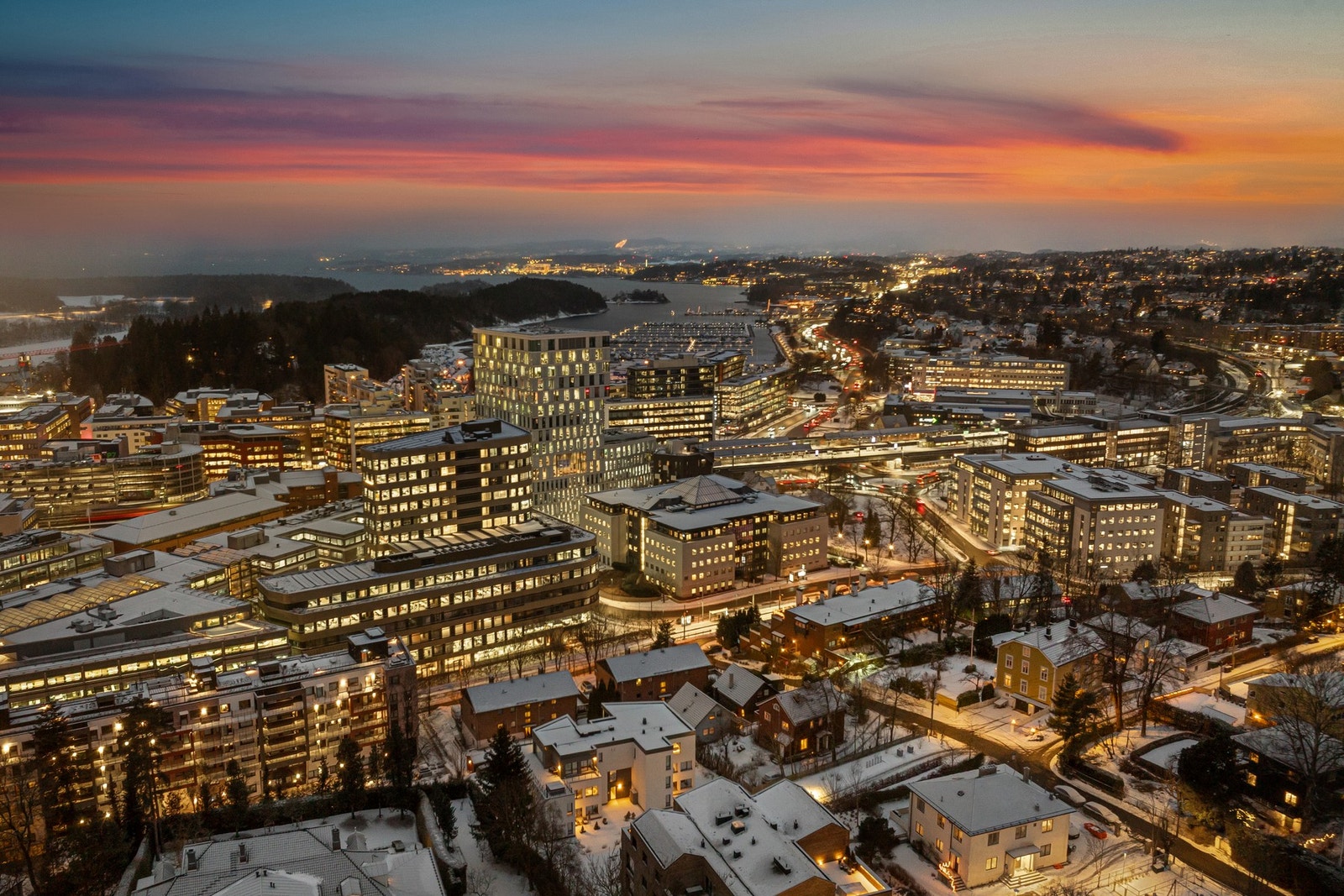 Leiligheten har en tilbaketrukket beliggenhet på Skøyen, men fortsatt svært sentralt med kort vei til alt området har å tilby! Galleribilde