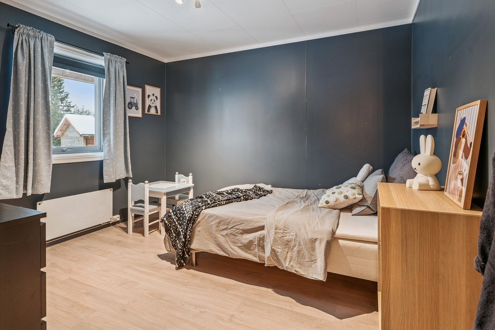 Det andre soverommet her nede er også av god størrelse, ideelt som barnerom. Galleribilde