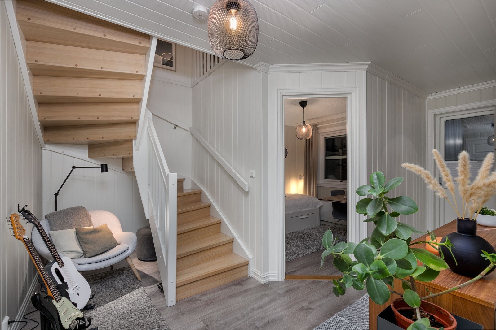 Trapp ned til U. etasje Galleribilde