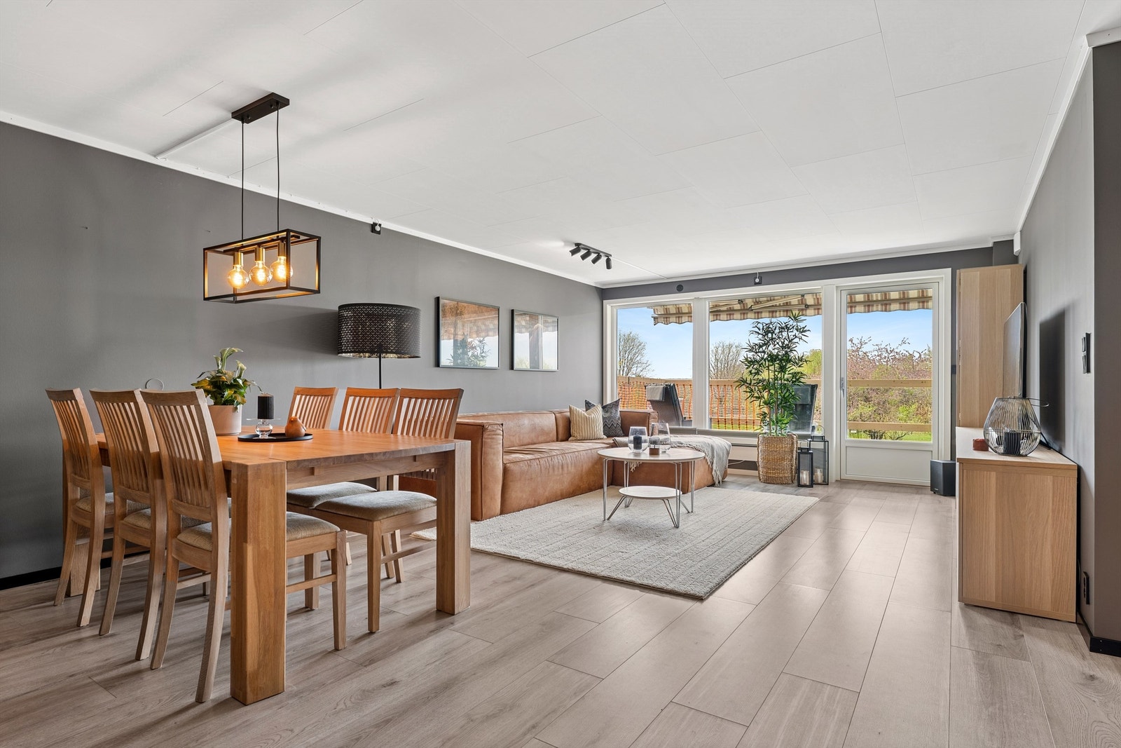 Dette er en flott og meget gjennomført leilighet med gjennomgående høy standard. Galleribilde