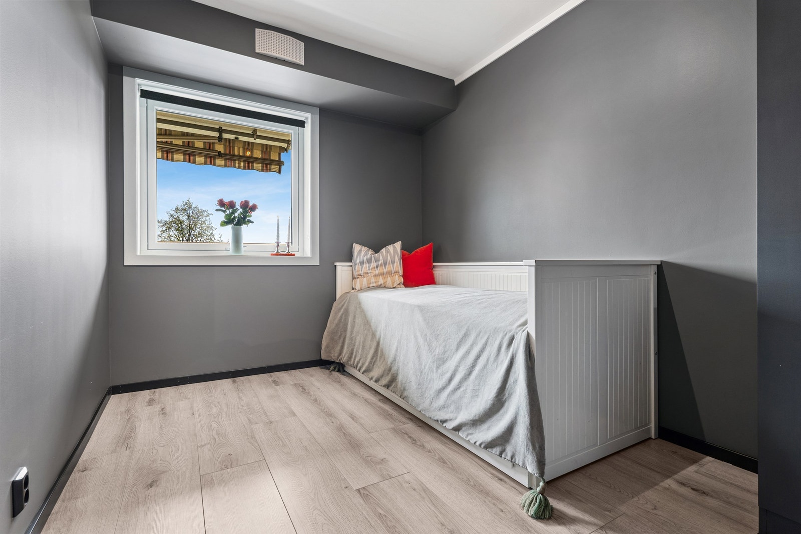 Det andre soverommet egner seg godt som barnerom, kontor eller gjesterom. Galleribilde