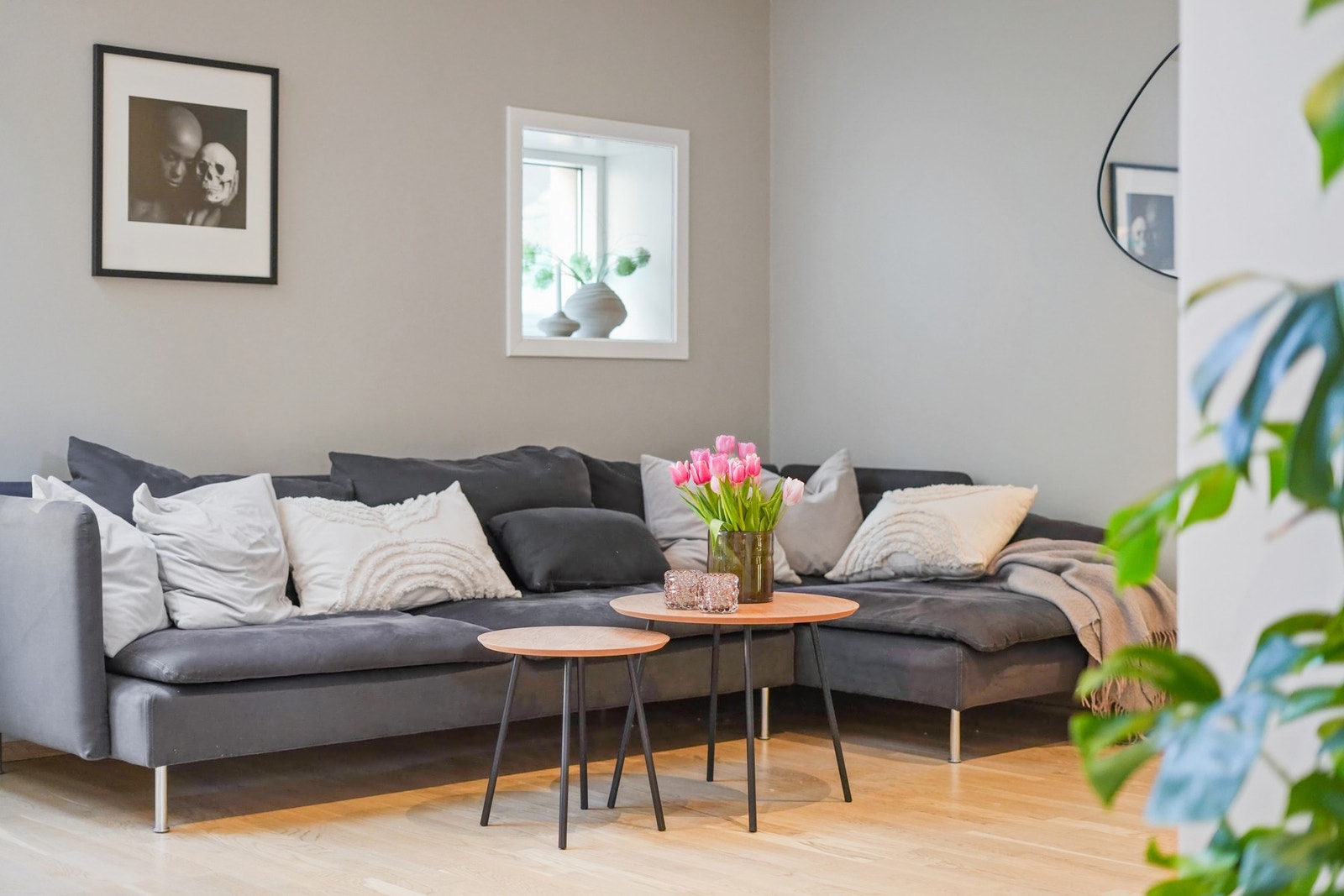 Stuen er leilighetens naturlige samlingspunkt. Galleribilde