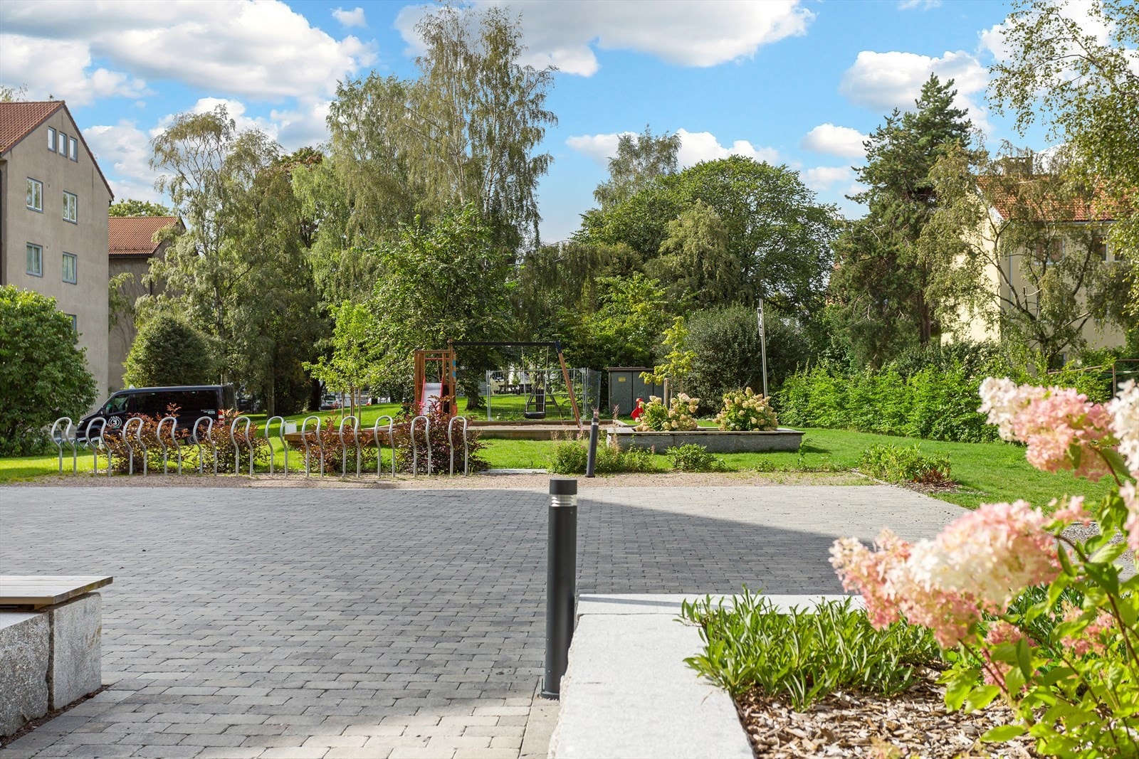 Uteområde. Galleribilde