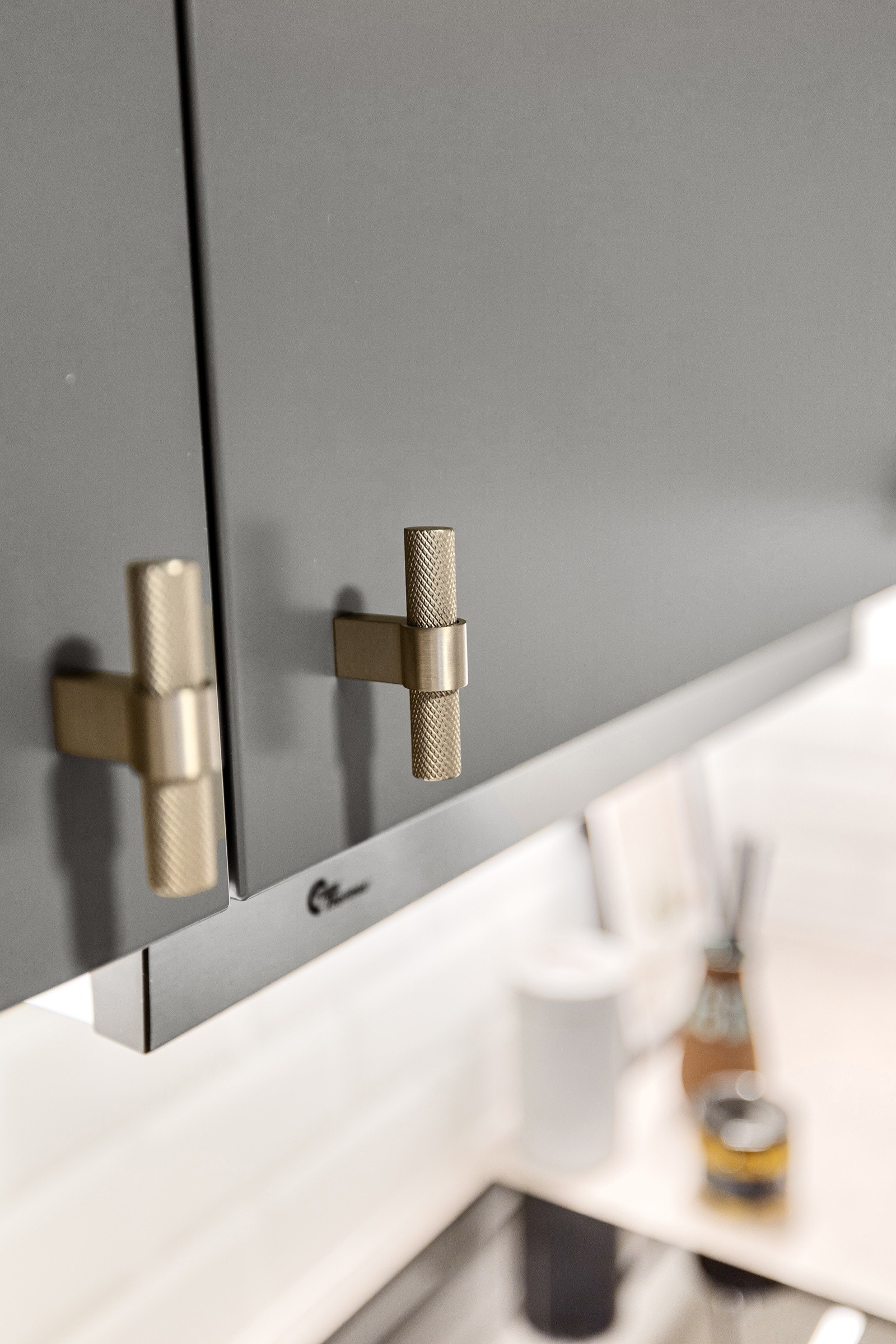 Påkostede T-bar håndtak. Galleribilde