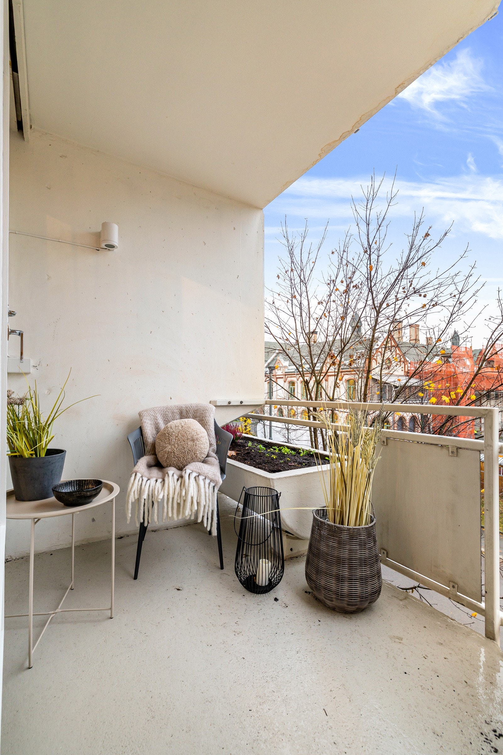 Flotte solforhold og utsikt, vendt mot stille og rolig sidegate. Galleribilde