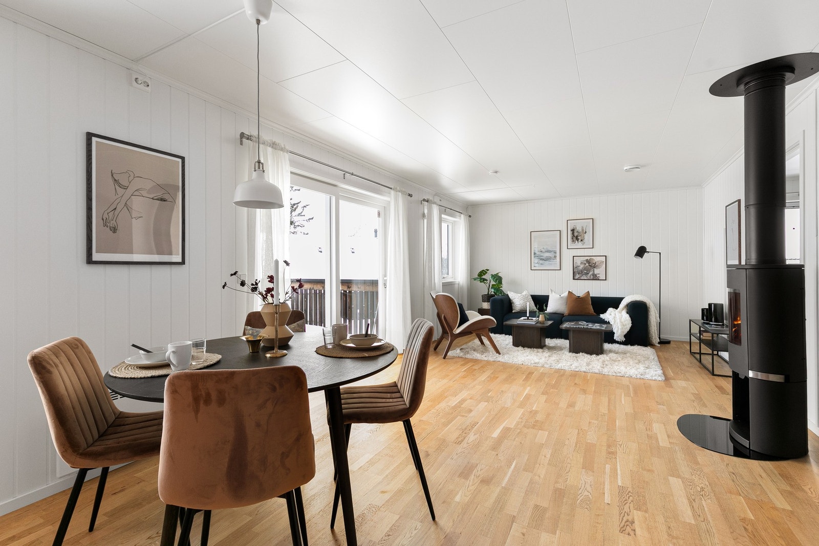 Velkommen til Hjellumvegen 30D, presentert av Petter Bakke.
Foto: Pil Branding (Kim Rognmo). Galleribilde