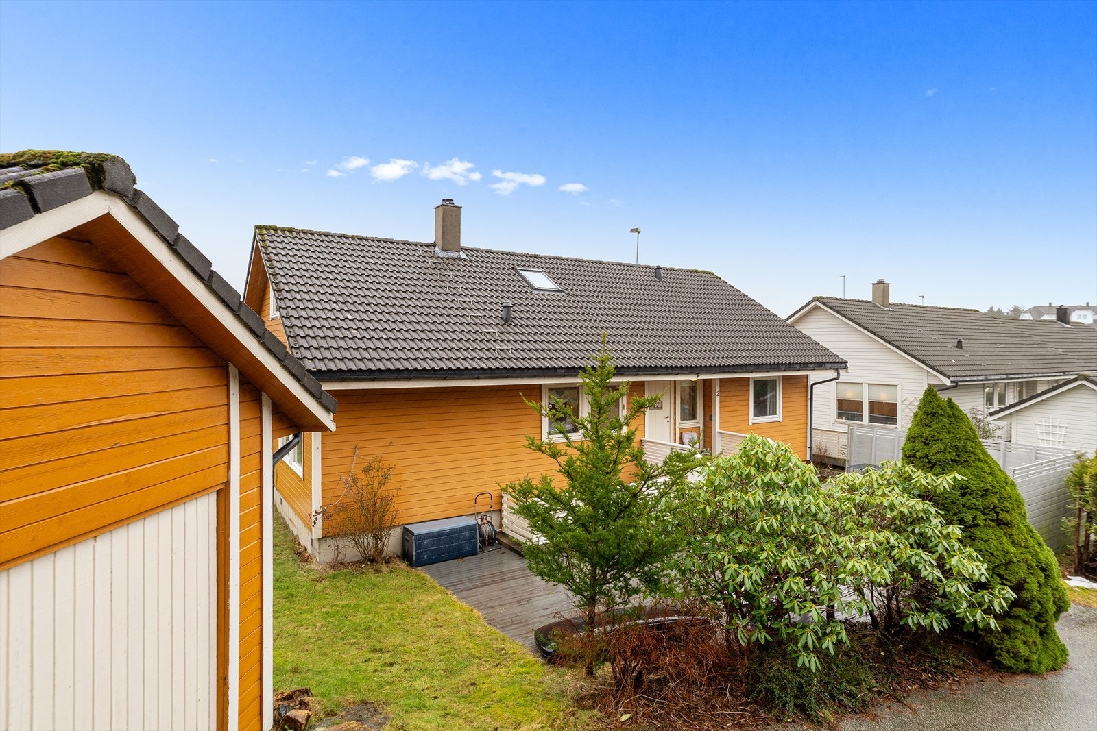 Boligen har en sentral beliggenhet i Tananger, med kort avstand til fasiliteter. Galleribilde