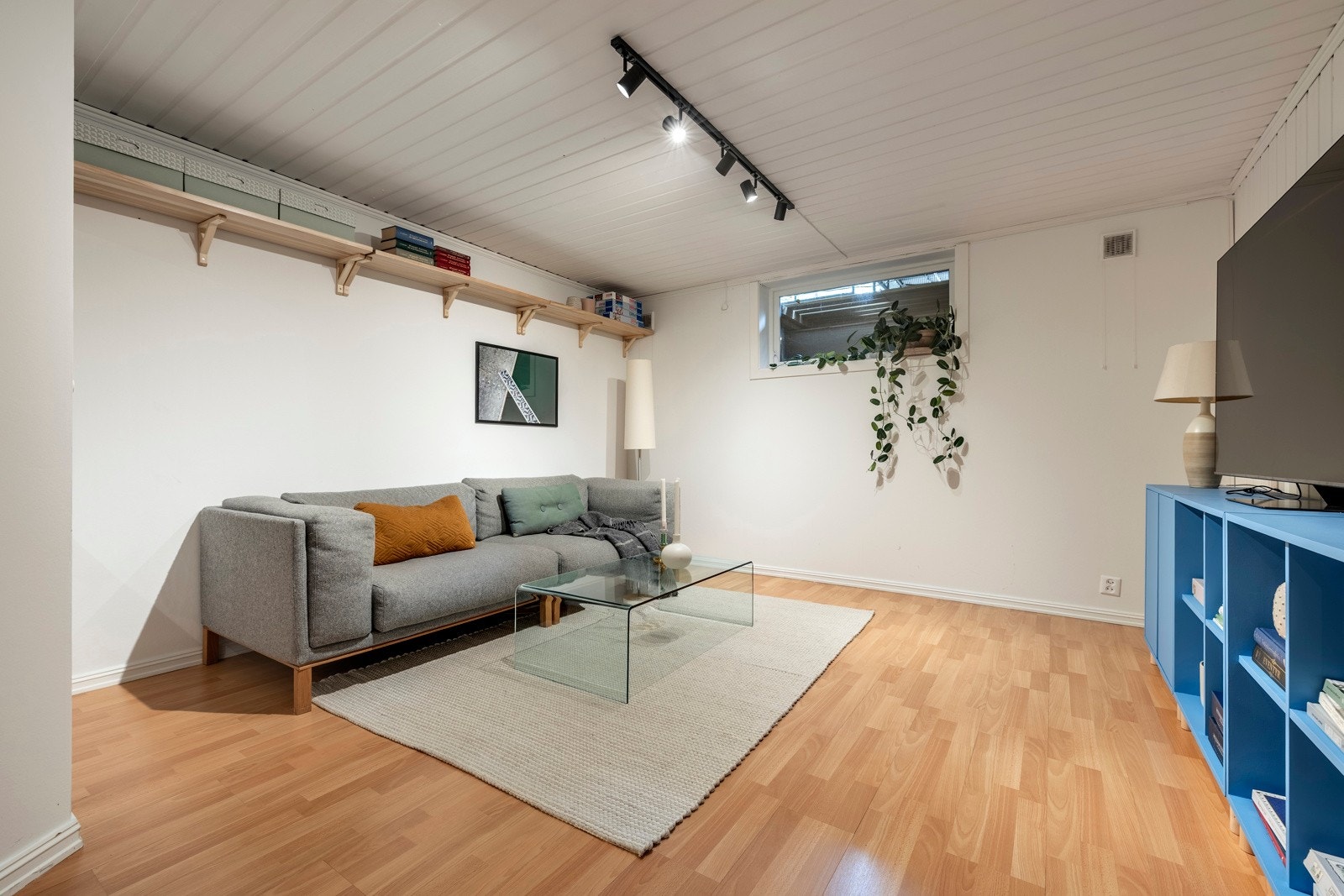 Her er det god plass til sofagruppe, TV-lounge og øvrig møblement. Galleribilde