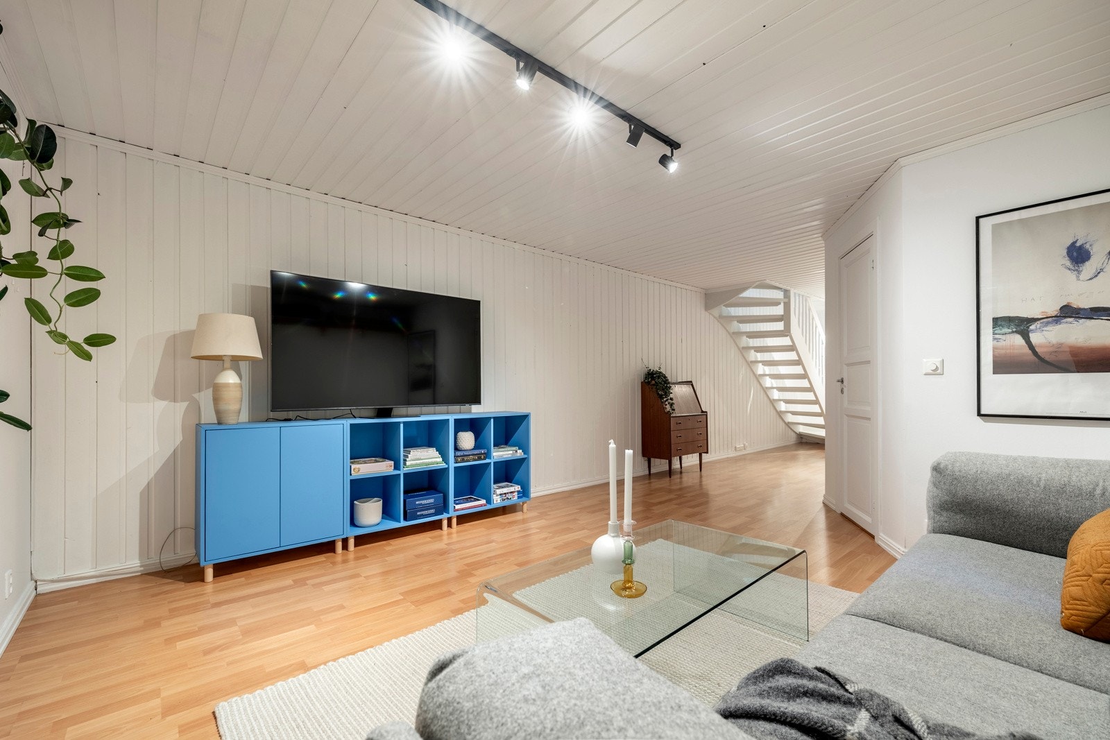 TV-stuen passer ypperlig som et ekstra oppholdsrom for vennebesøk og filmkvelder. Galleribilde