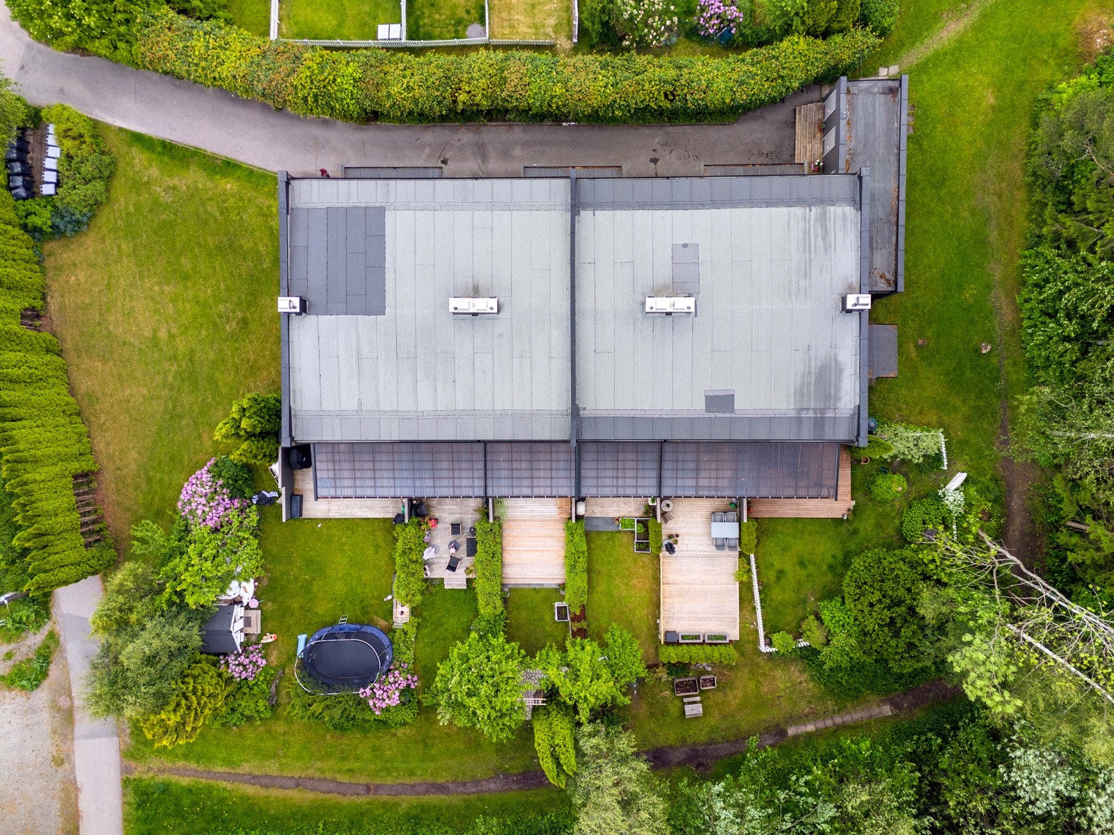 I tilknytning til Tårnåsen skole er det fint skogsterreng som innbyr til aktivitet. Galleribilde