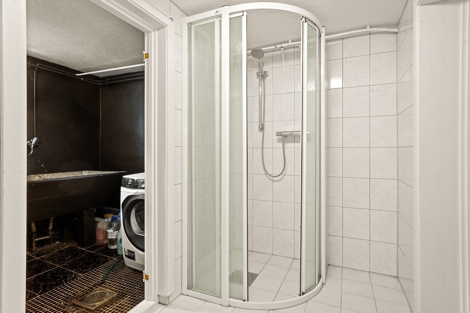 Vaskerom med dusj Galleribilde