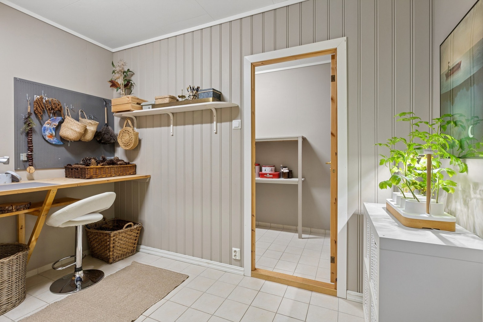 Disponibelt rom er i dag brukt som hobbyrom og bod. Galleribilde