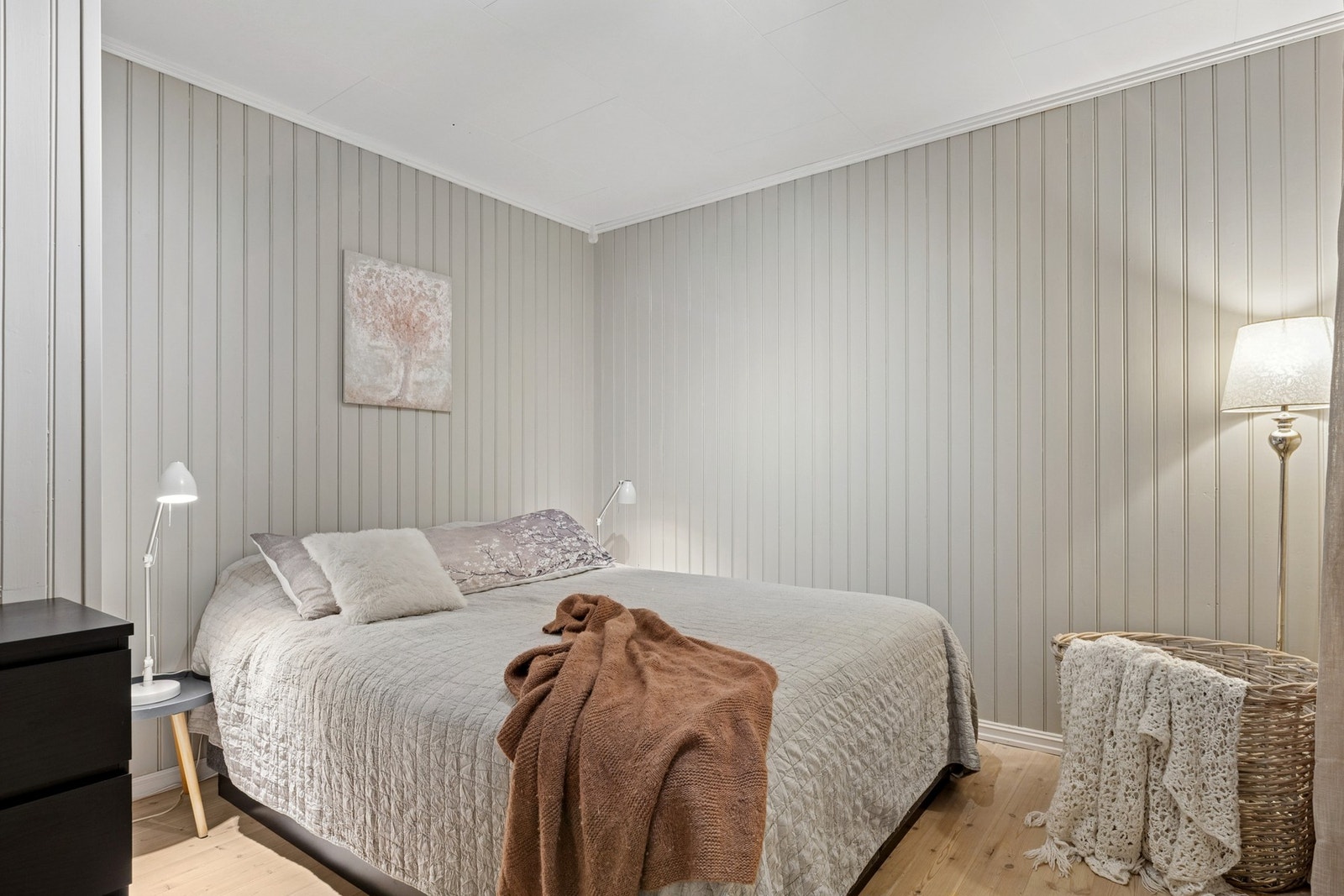 Dette rommet er opprinnelig omtalt som et disponibelt rom i henhold til originale tegninger, men er blitt brukt som et soverom av selger. Ikke godkjent som soverom hos kommunen. Galleribilde